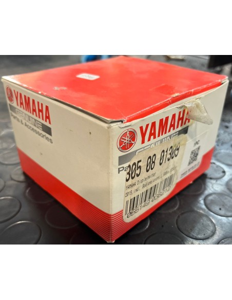 Yamaha Set Soporte Display 2015 de 900mm Con Remote Control