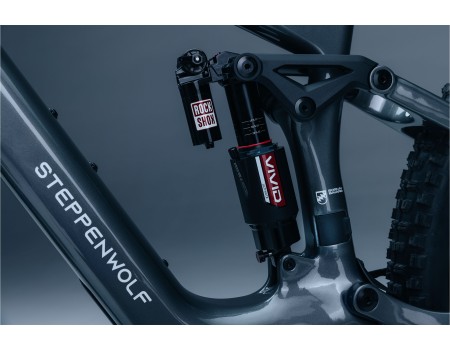 Bicicleta Steppenwolf Tundra 10.0 con motor Avinox M2S 2