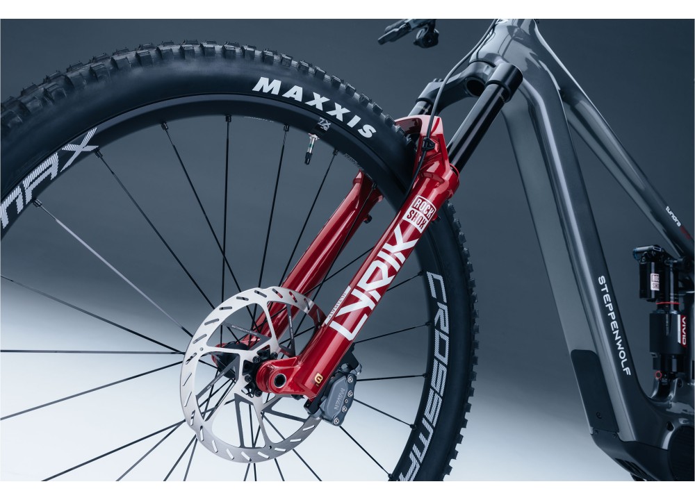 Bicicleta Steppenwolf Tundra 10.0 con motor Avinox