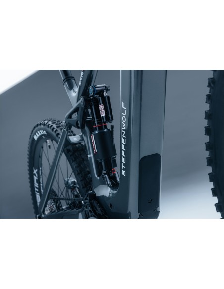 Bicicleta Steppenwolf Tundra 10.0 con motor Avinox