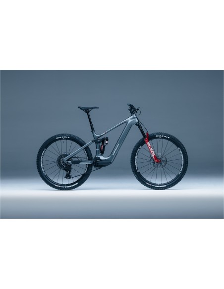 Bicicleta Steppenwolf Tundra 10.0 con motor Avinox