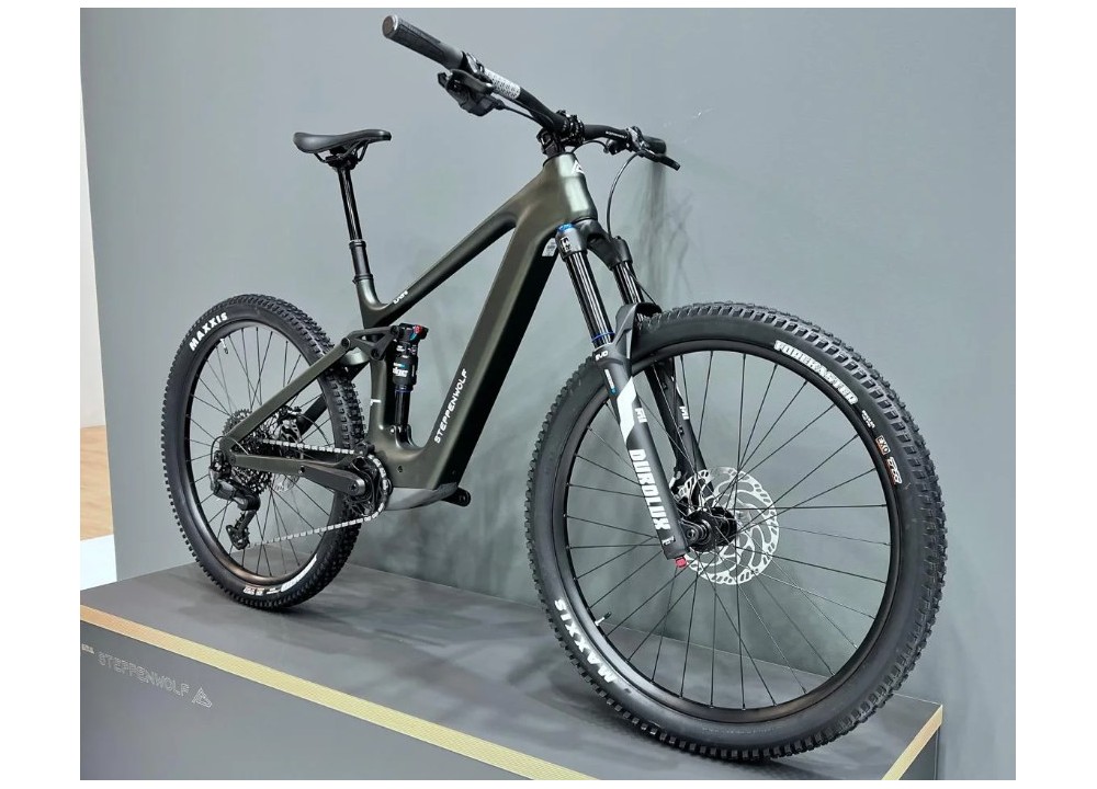 Bicicleta Steppenwolf Tundra 9.0 con motor Avinox
