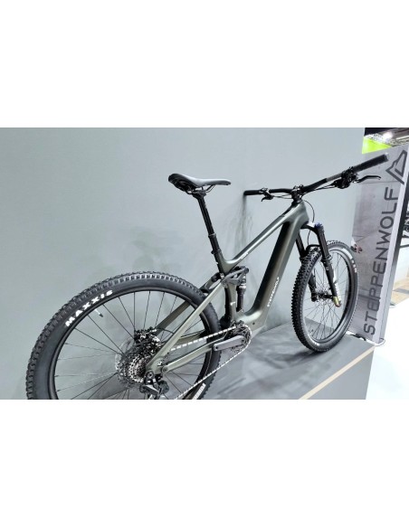 Bicicleta Steppenwolf Tundra 9.0 con motor Avinox