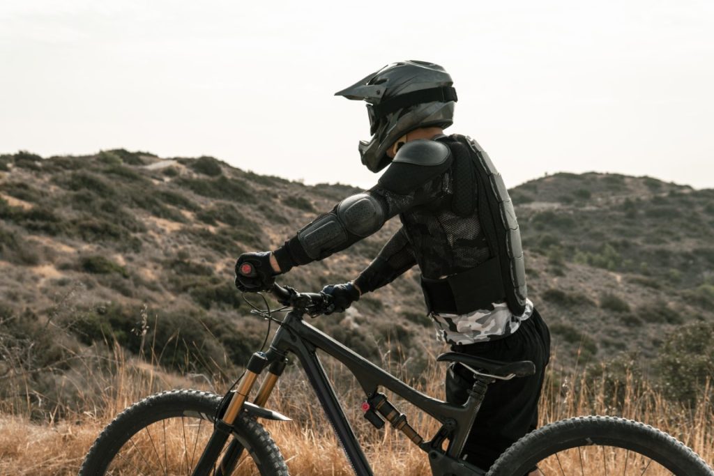 ¿Qué diferencia hay entre un casco de ruta y MTB