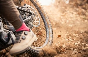 Diferencias entre frenos hidráulicos y mecánicos en bicis eléctricas