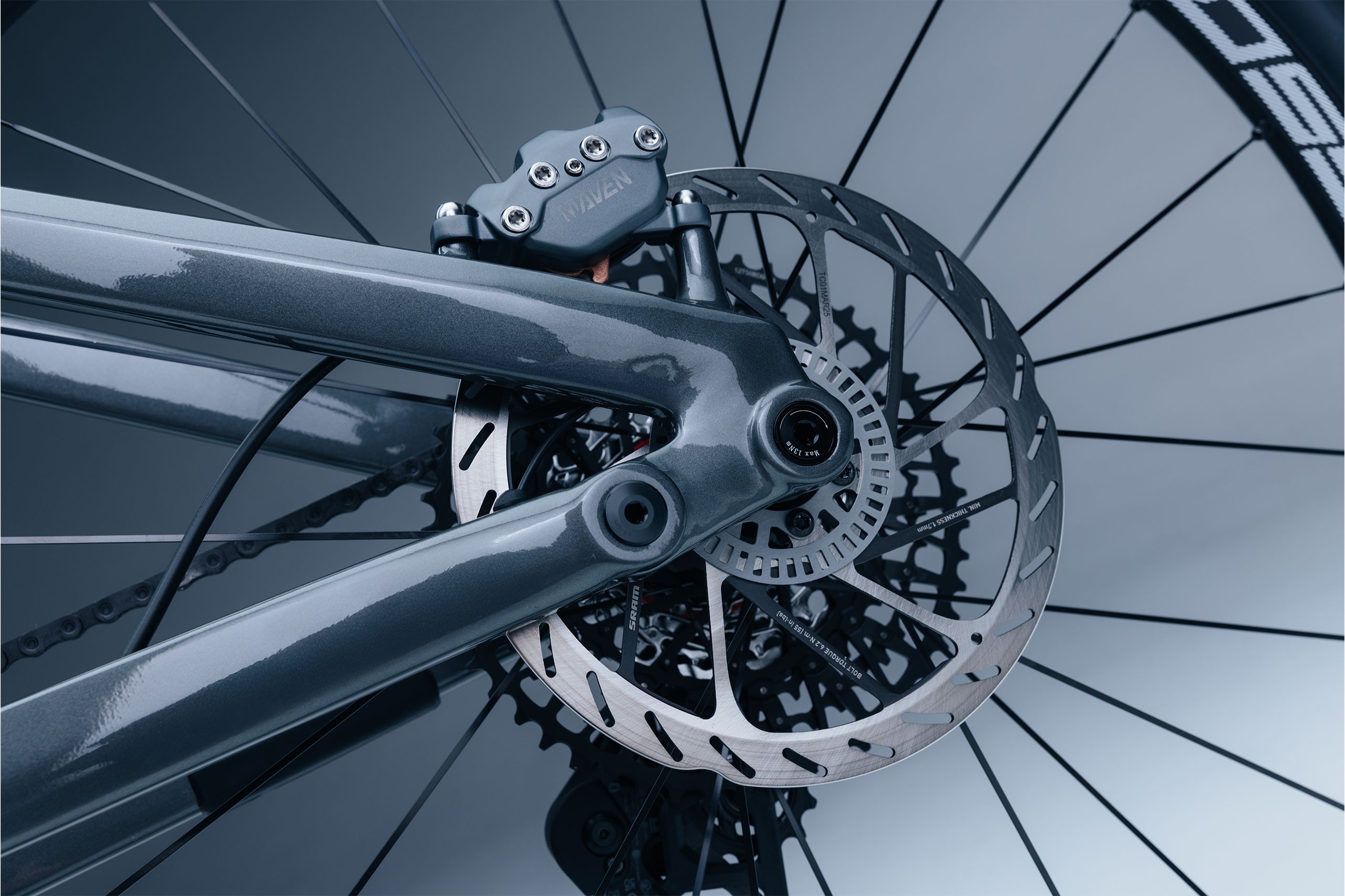 Bicicleta Steppenwolf Tundra 10.0 con motor Avinox M2S